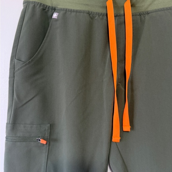 FIGS Moss Zamora Jogger Scrub Pants Size MP - Picture 3 of 6